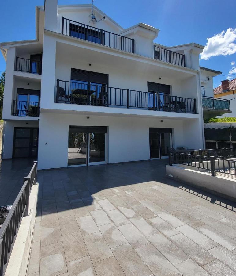 Fantasia Del Mare Apartment And Rooms Dramalj Kültér fotó