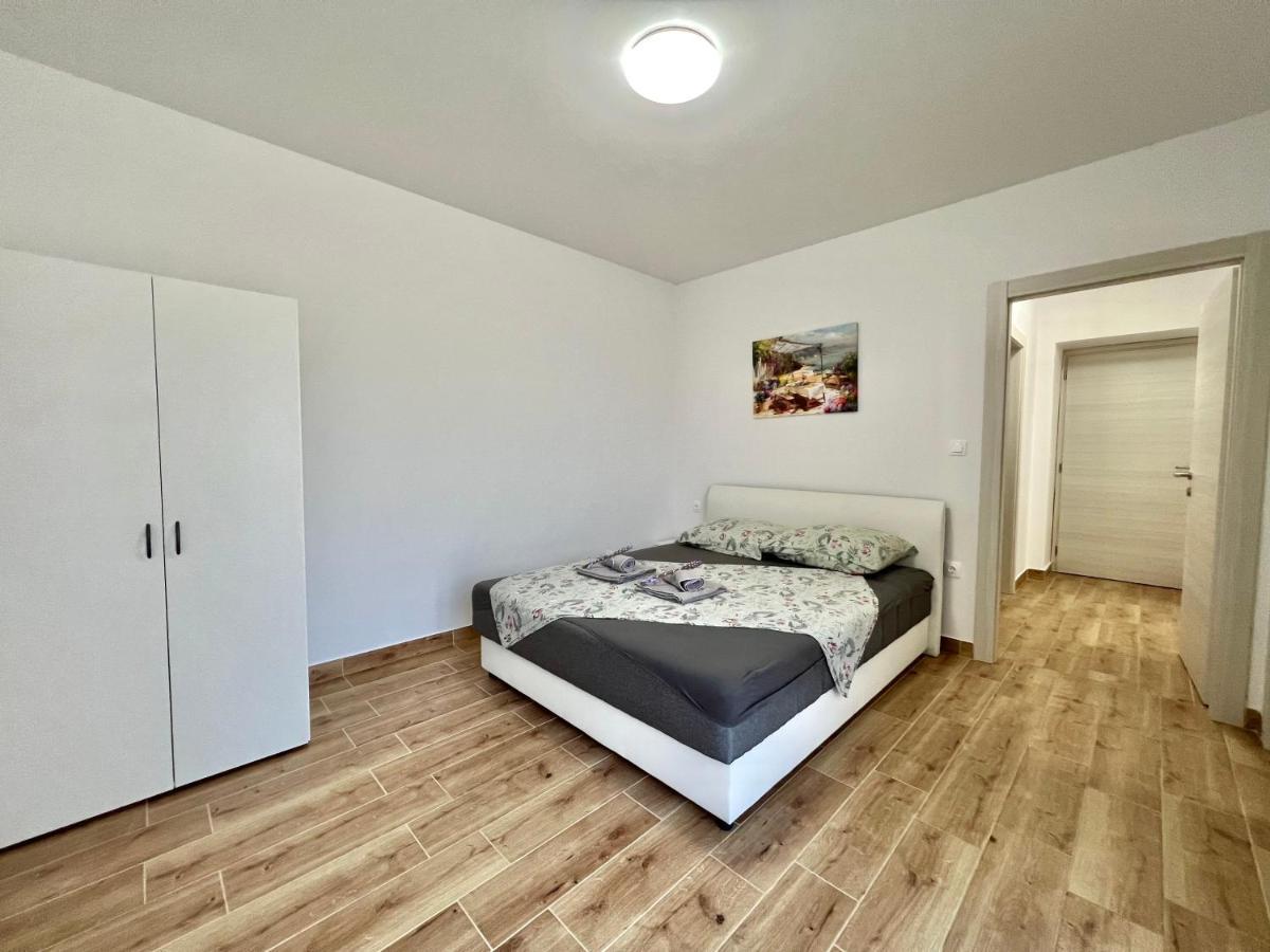 Fantasia Del Mare Apartment And Rooms Dramalj Kültér fotó